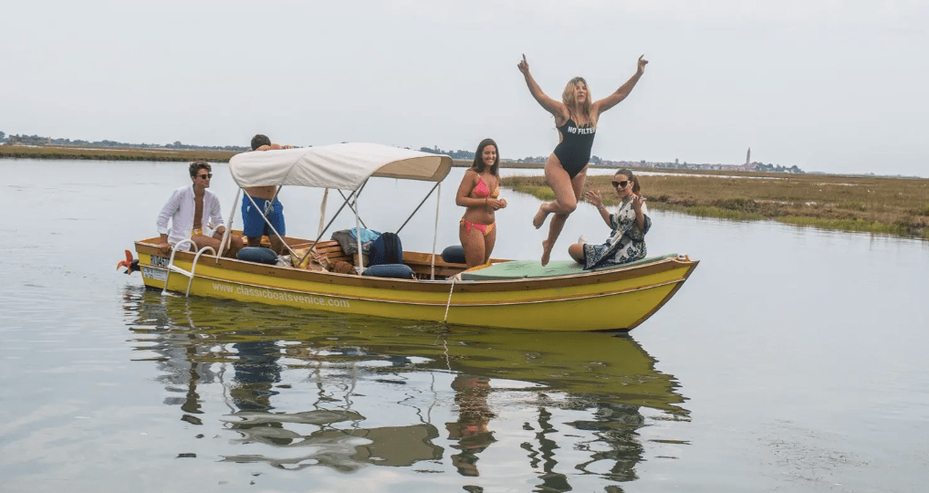Self-Drive an Electric Boat in Venice
